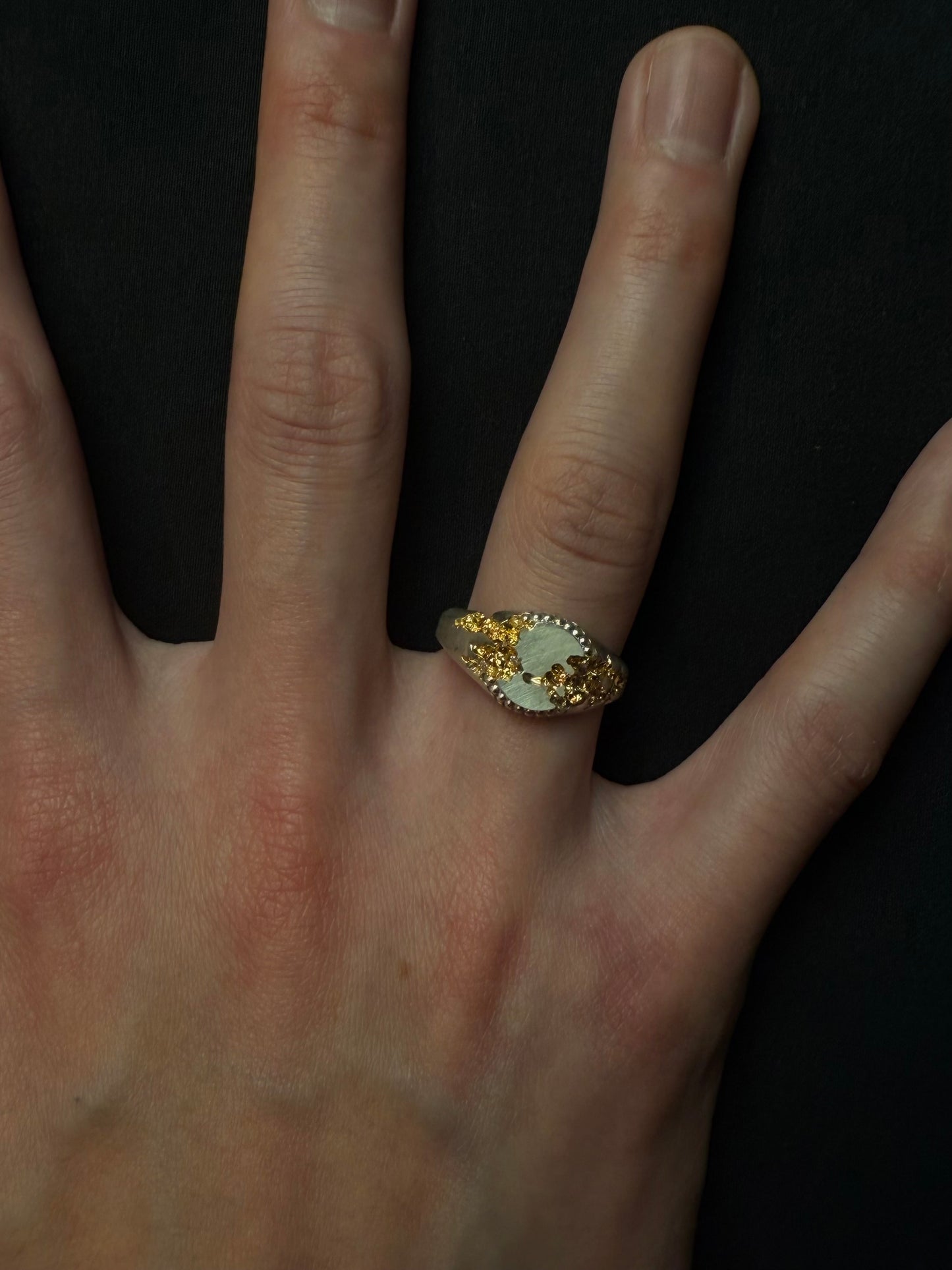 FRACTURED BEADED CIRCLE