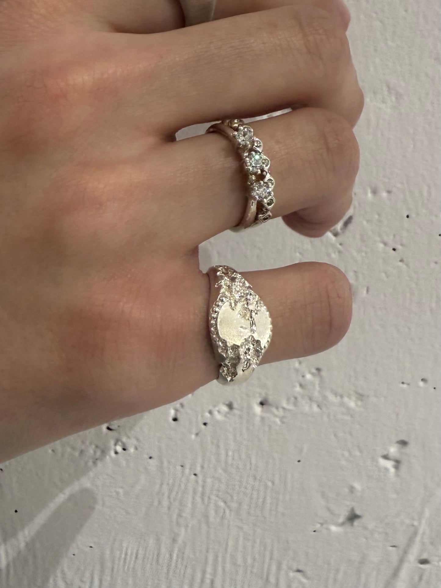 FRACTURED BEADED CIRCLE