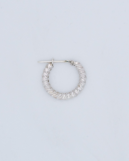 FINE TWIST EARRING