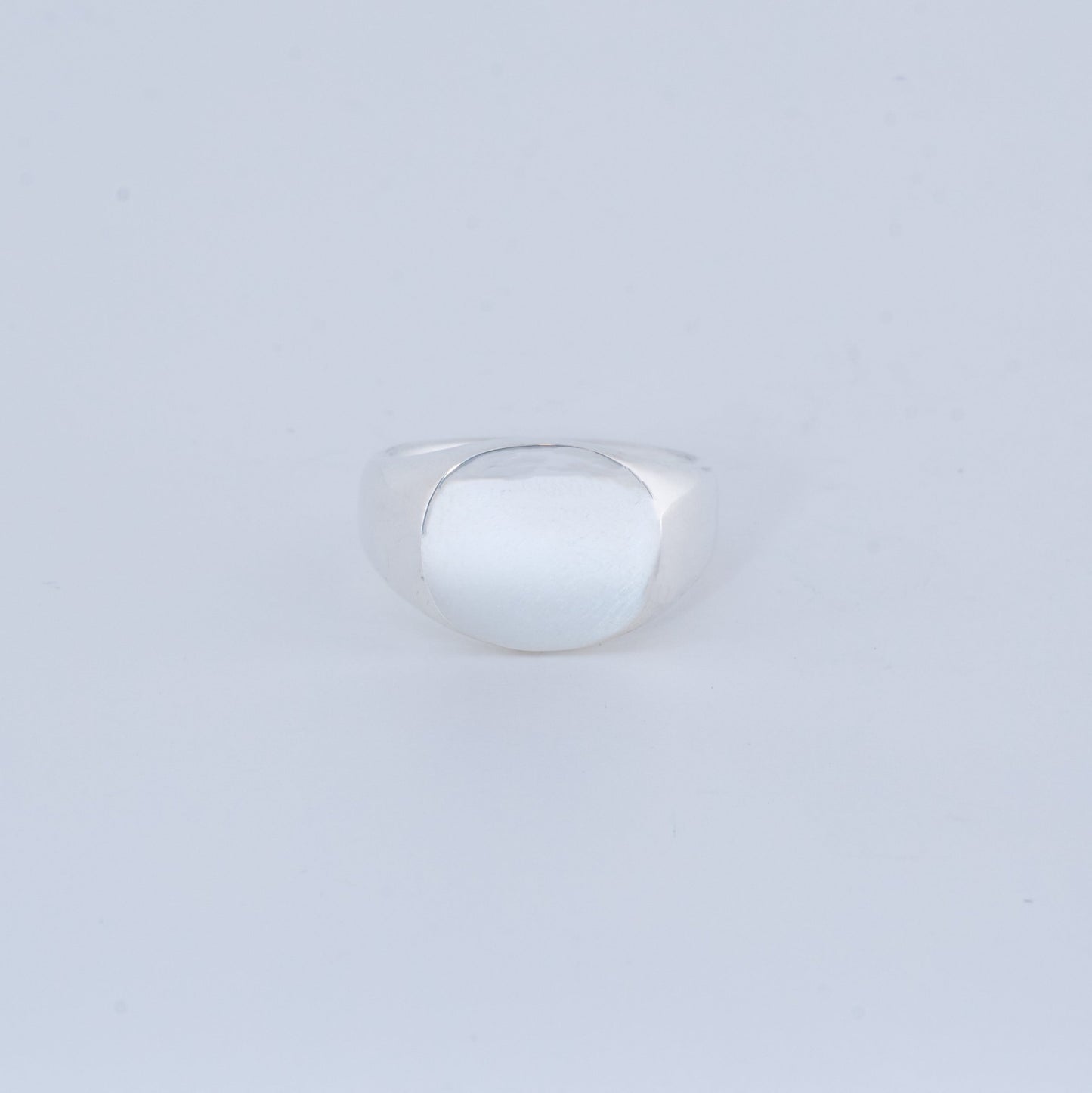 OVAL LARGE SIGNET RING