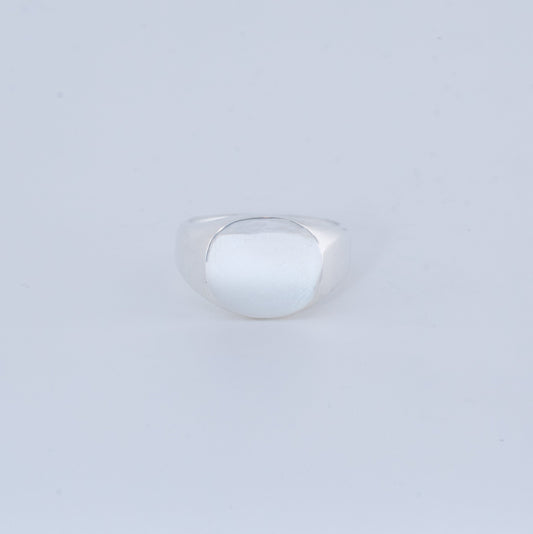 OVAL LARGE SIGNET RING