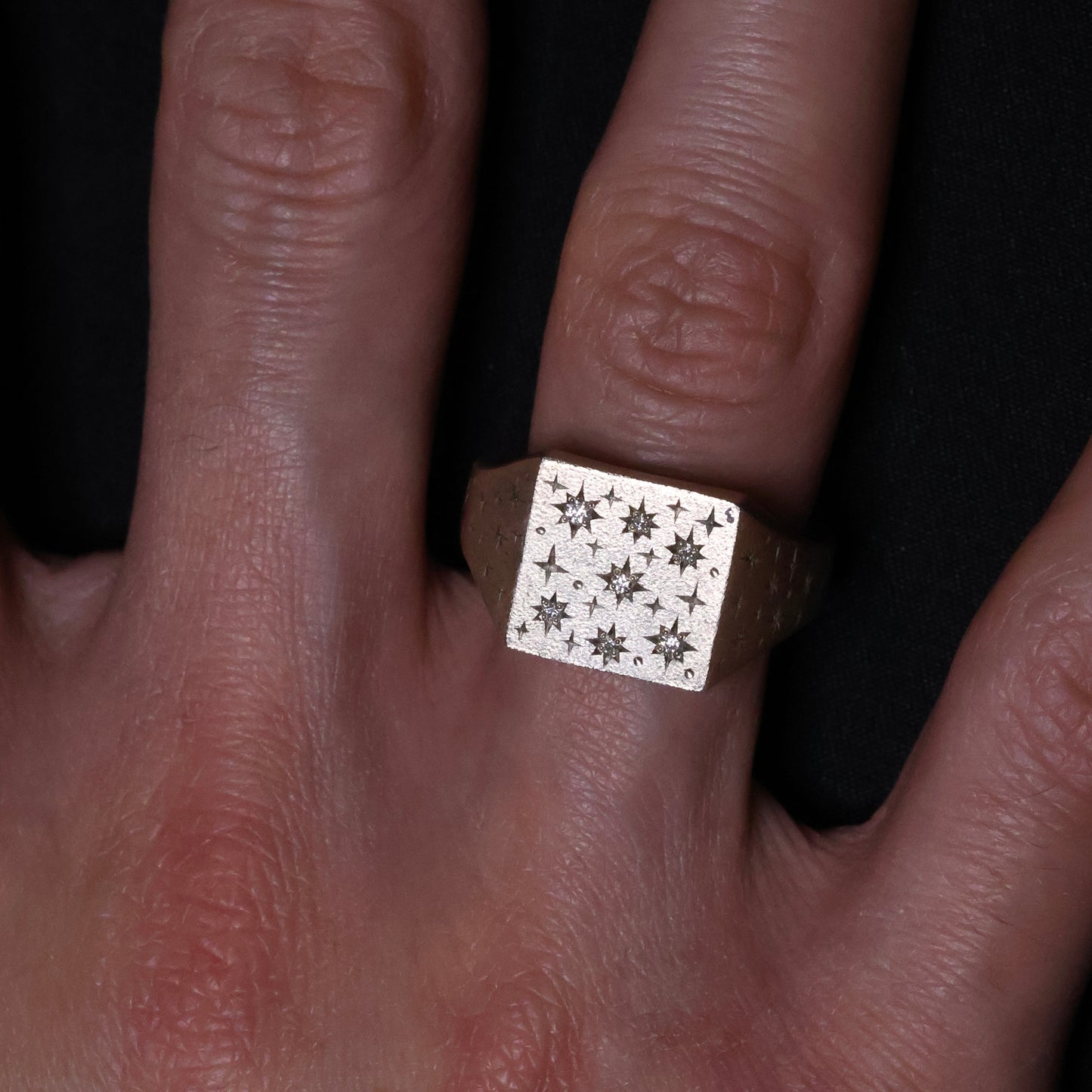 ASTRA SQUARE / MATTE