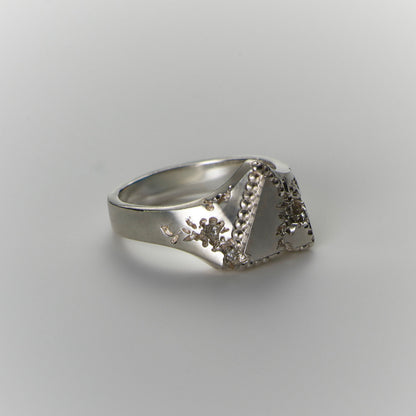 FRACTURED BEADED TRIANGLE