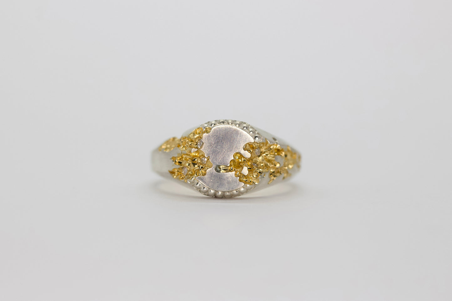 FRACTURED BEADED CIRCLE