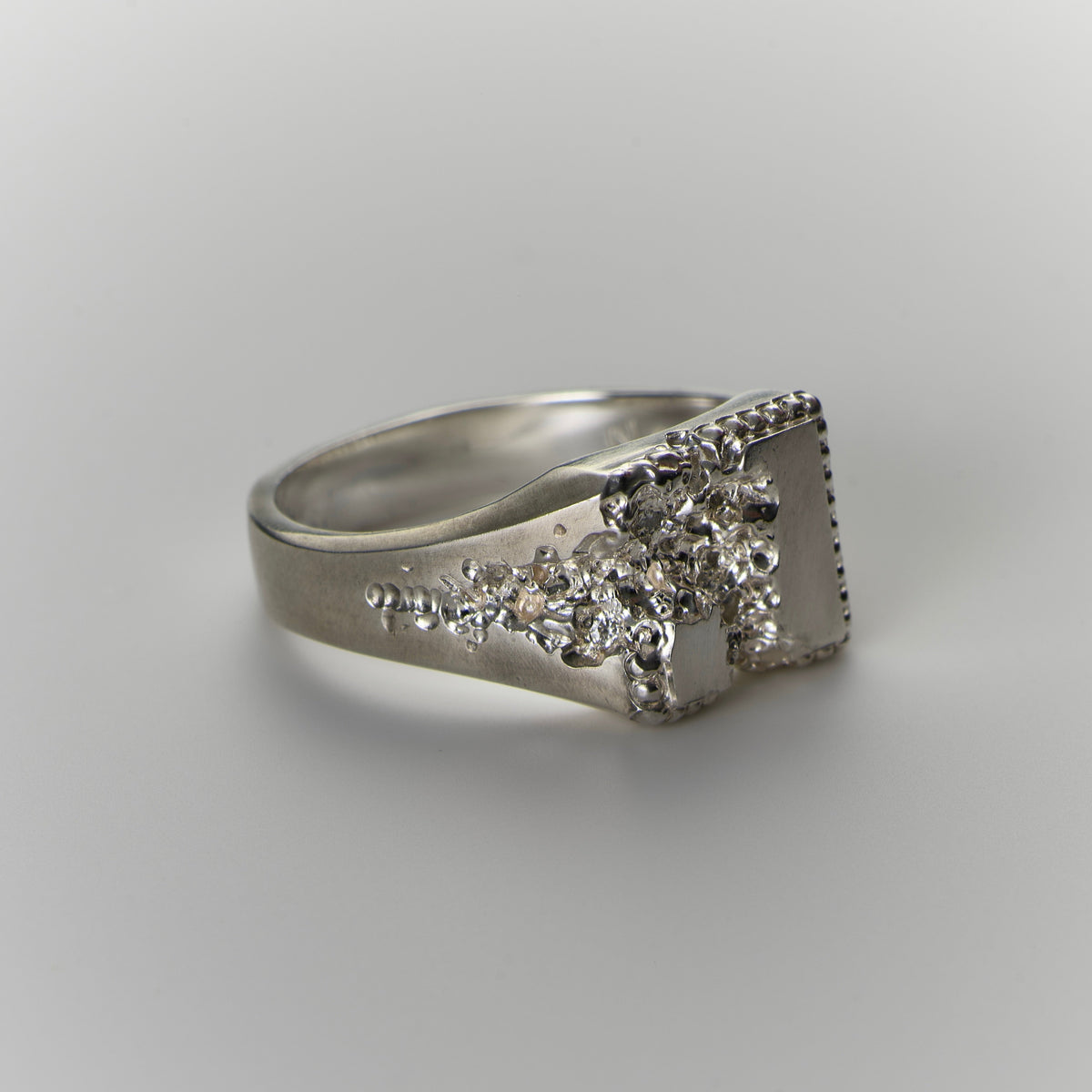 FRACTURED BEADED SQUARE