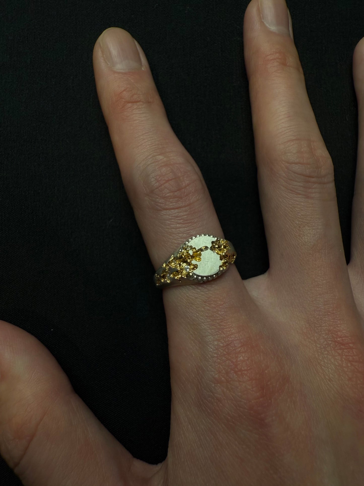 FRACTURED BEADED CIRCLE