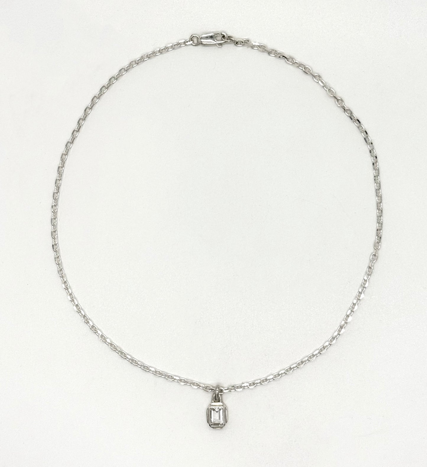OX DROP STONE NECKLACE (WHITE TOPAZ)