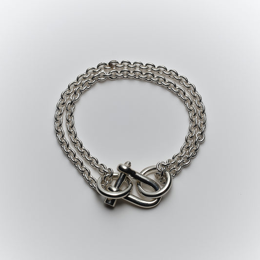 SHACKLE LINK BRACELET