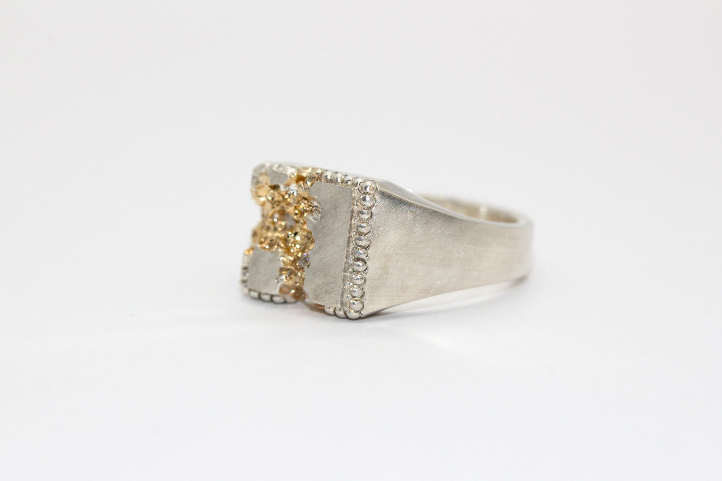 FRACTURED BEADED SQUARE