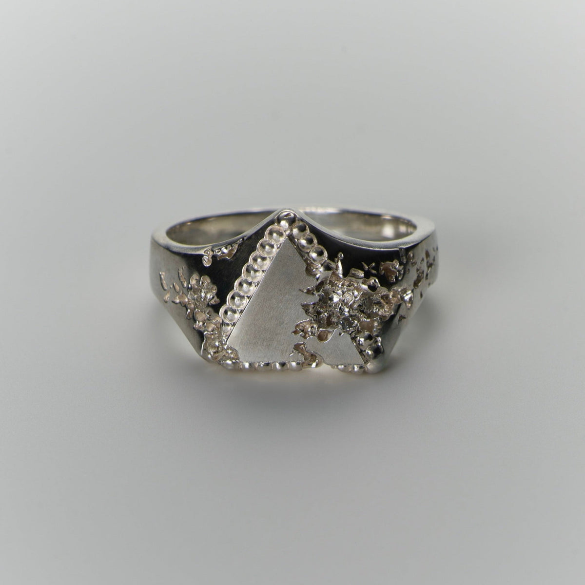 FRACTURED BEADED TRIANGLE