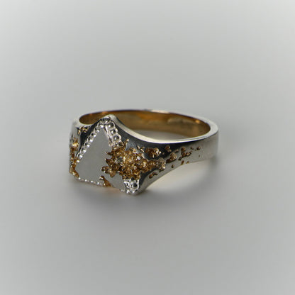 FRACTURED BEADED TRIANGLE