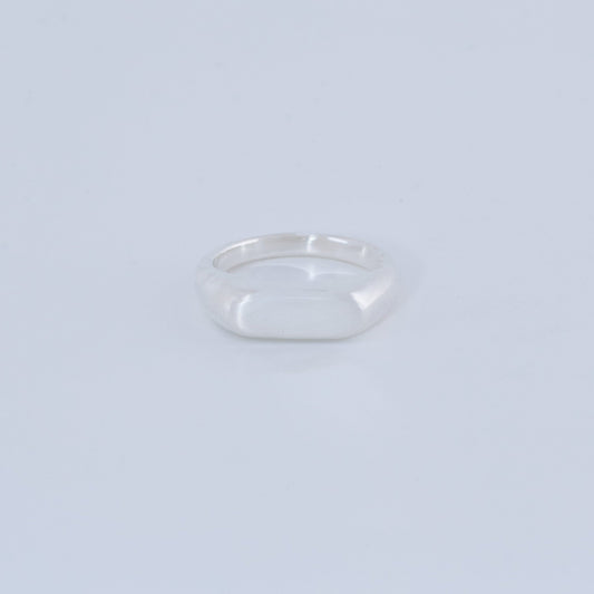 HORIZONTAL OVAL SIGNET RING