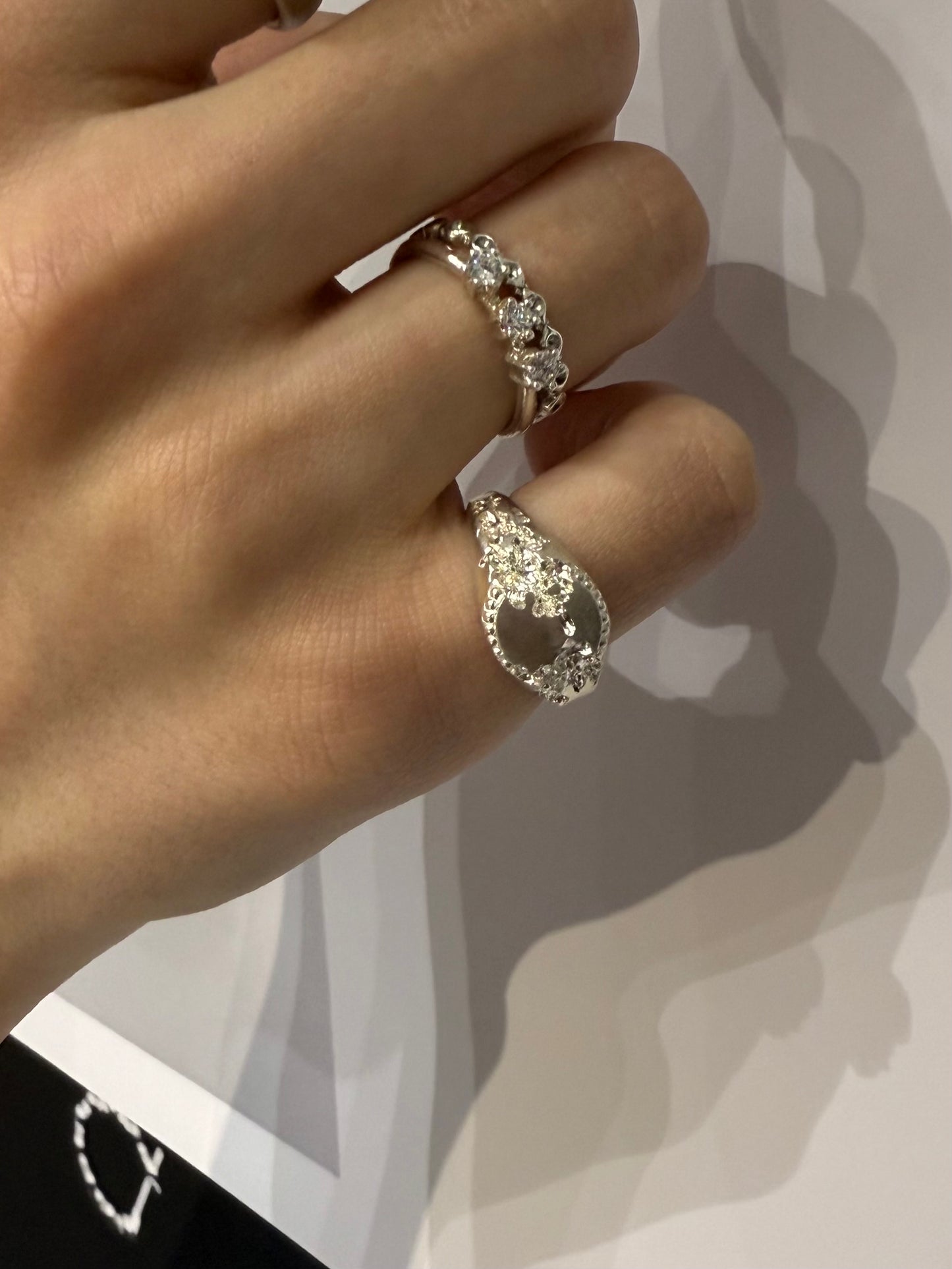 FRACTURED BEADED CIRCLE