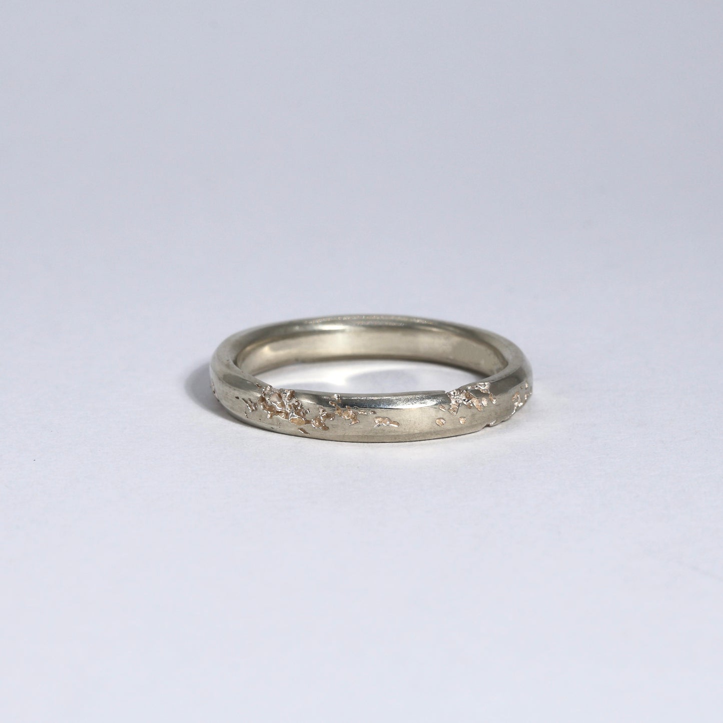 FRACTURED RING